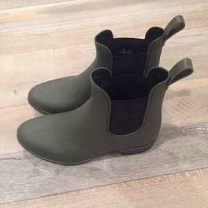 Sam Edelman Tinsley Matte Moss Green Rain Boots